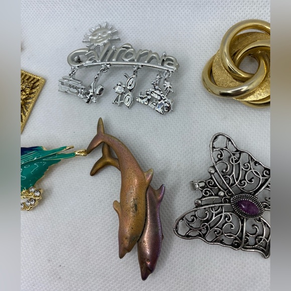Assorted Brooch Collection - Picture 4 of 9
